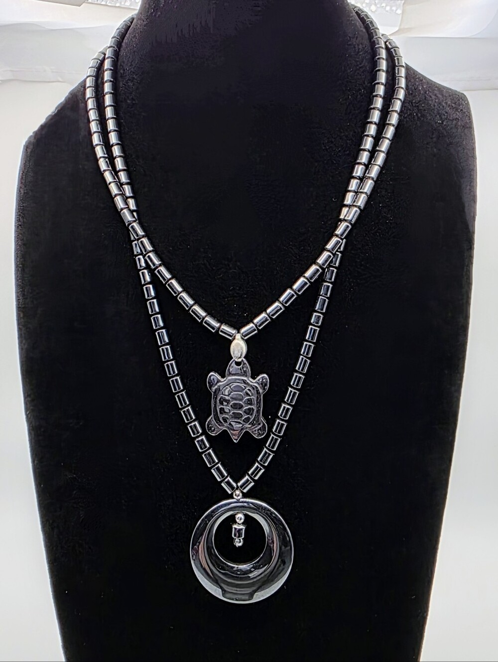 Black Hematite Turtle Pendant Layered Necklace Set Magnetic Clasp EUC Boho